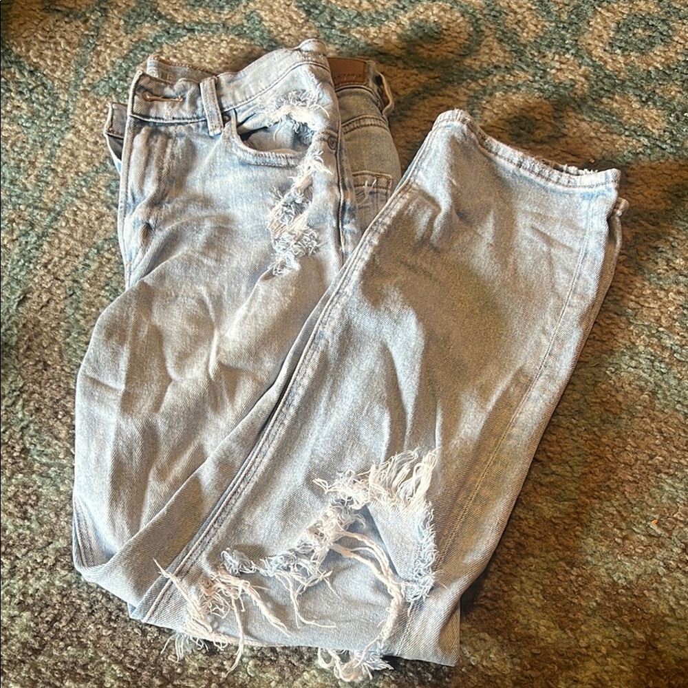 Super high rise ankle straight American eagle jeans light blue size 6